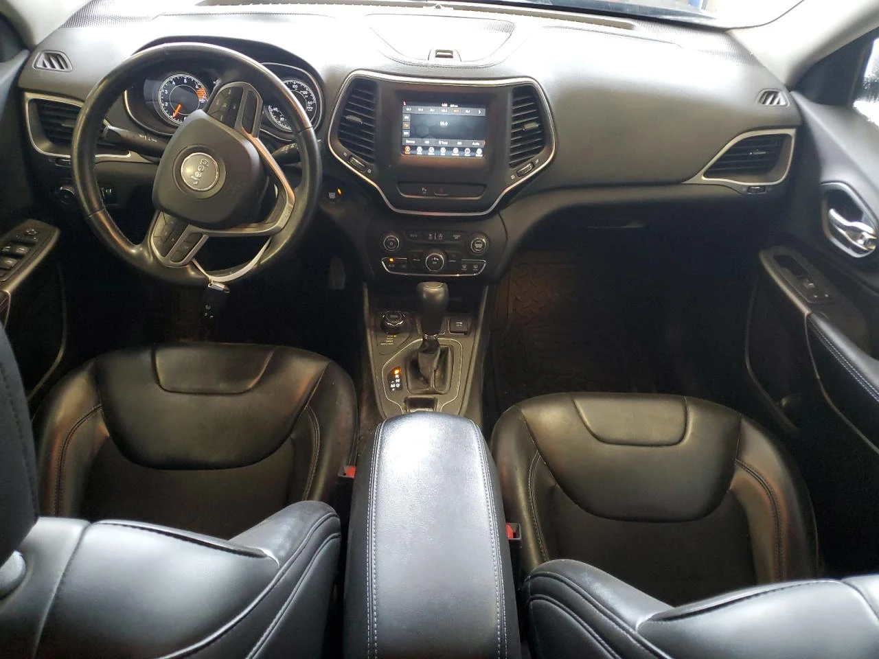 Jeep Cherokee 2019 JEEP CHEROKEE LATITUDE PLUS - изображение 8