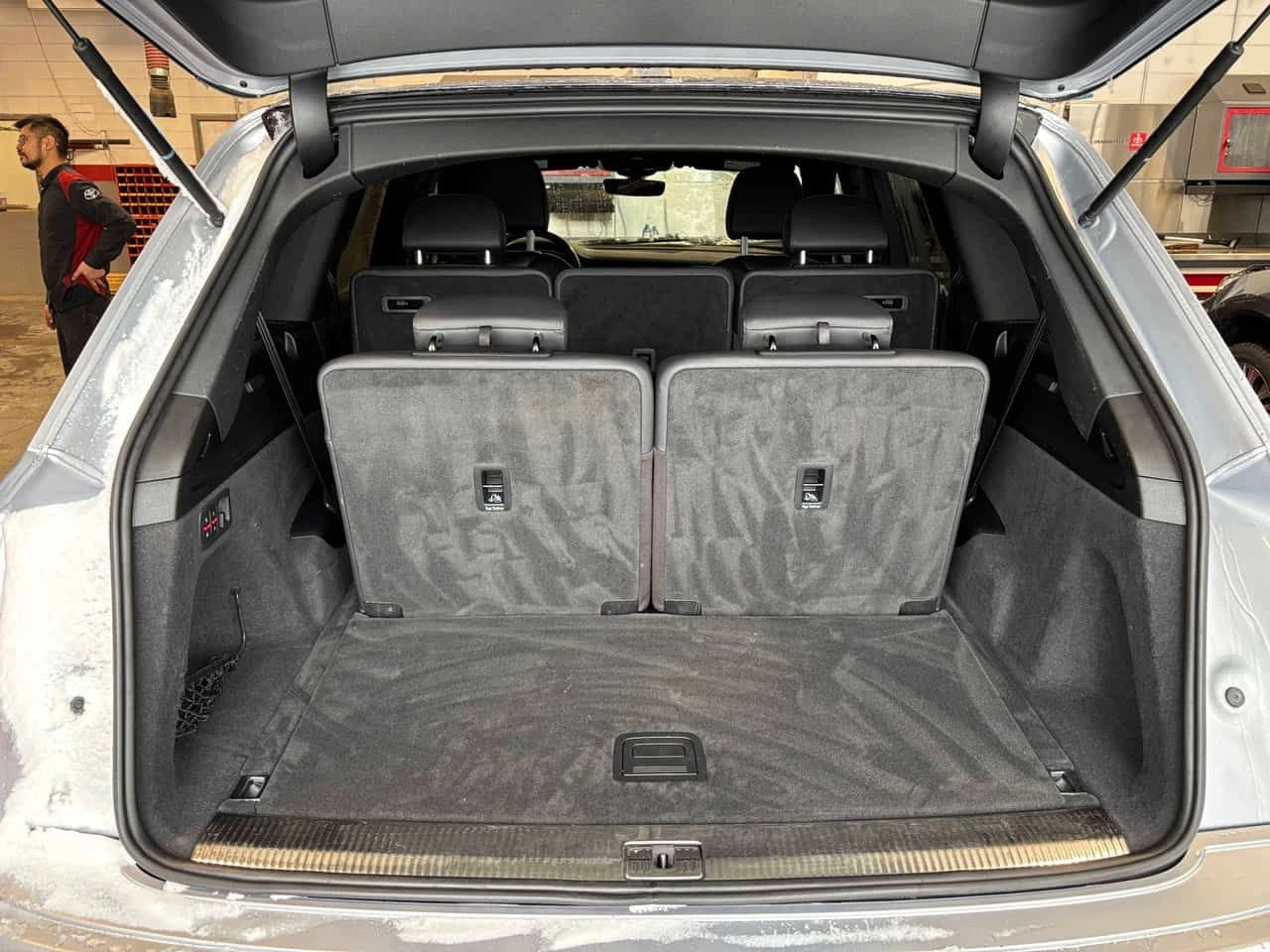 Audi Q7 KOMFORT * 360* ПАНОРАМА* ДВА ЧИФТА ГУМИ/ДЖНАНИ* , снимка 16 - Автомобили и джипове - 53842388