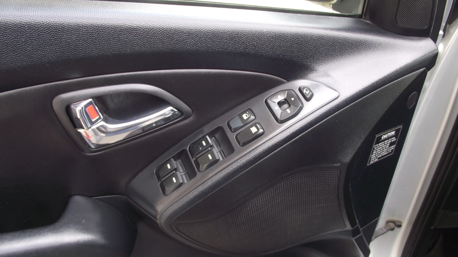 Hyundai IX35 2.0.d.136.k.c.6.speed., снимка 12 - Автомобили и джипове - 54618302