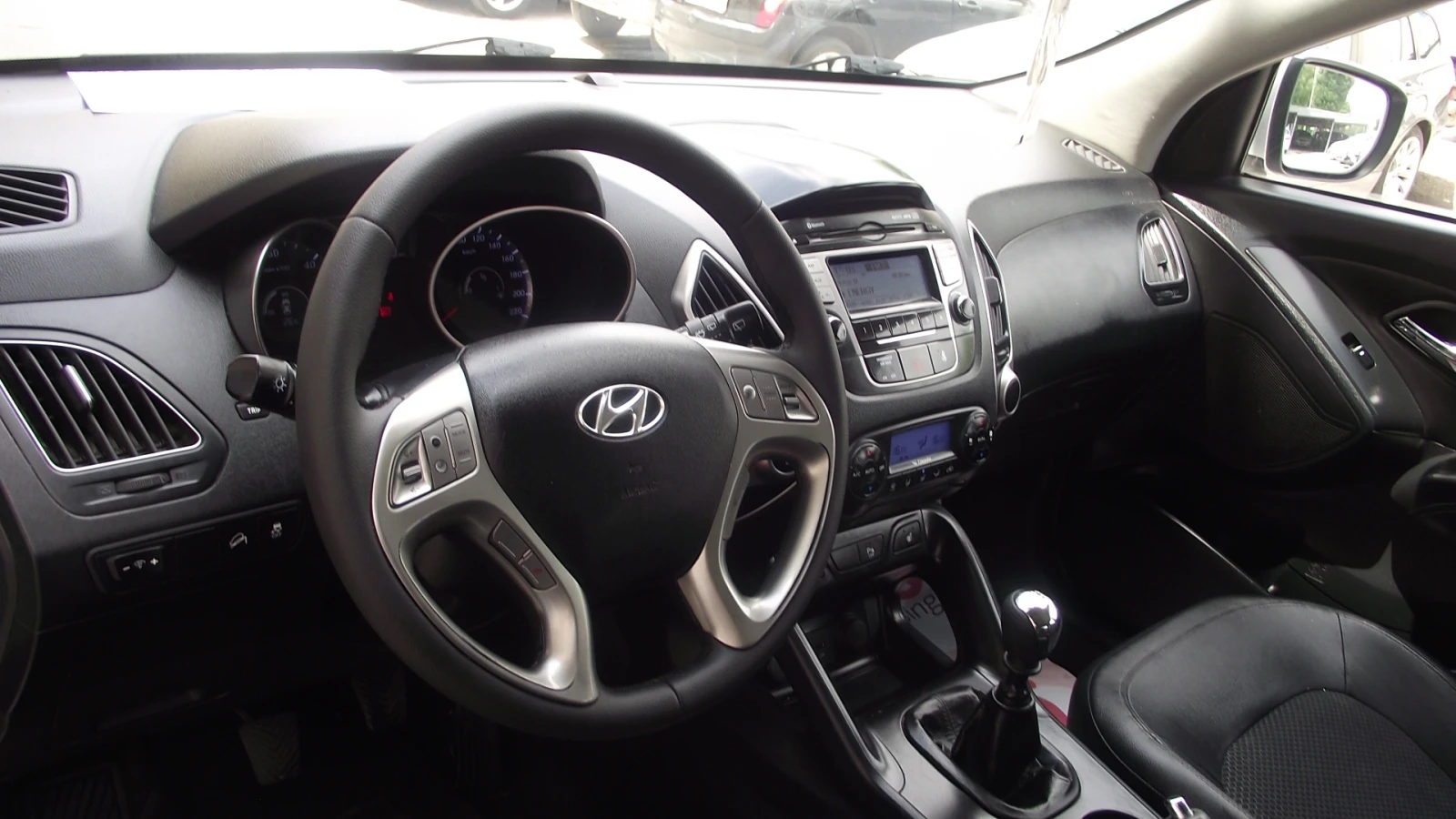 Hyundai IX35 2.0.d.136.k.c.6.speed., снимка 11 - Автомобили и джипове - 54618302