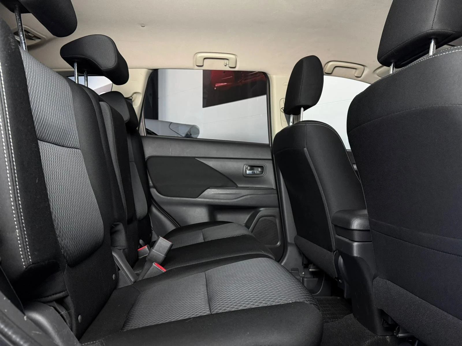 Mitsubishi Outlander 2, 2* 150* AC* PDC* NAVI* CAM* XENON* TUV* F1* AUT, снимка 11 - Автомобили и джипове - 54652908