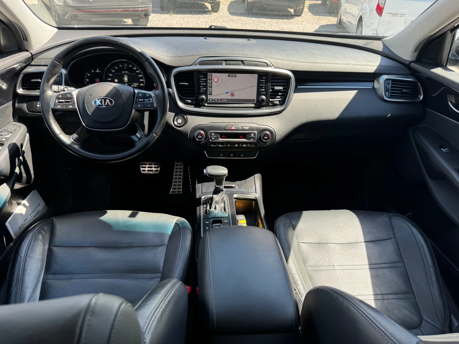 Kia Sorento 115500км* 2.0d 4WD 185hp* ПОДГРЕВ* ПАНОРАМА, снимка 14 - Автомобили и джипове - 54710458