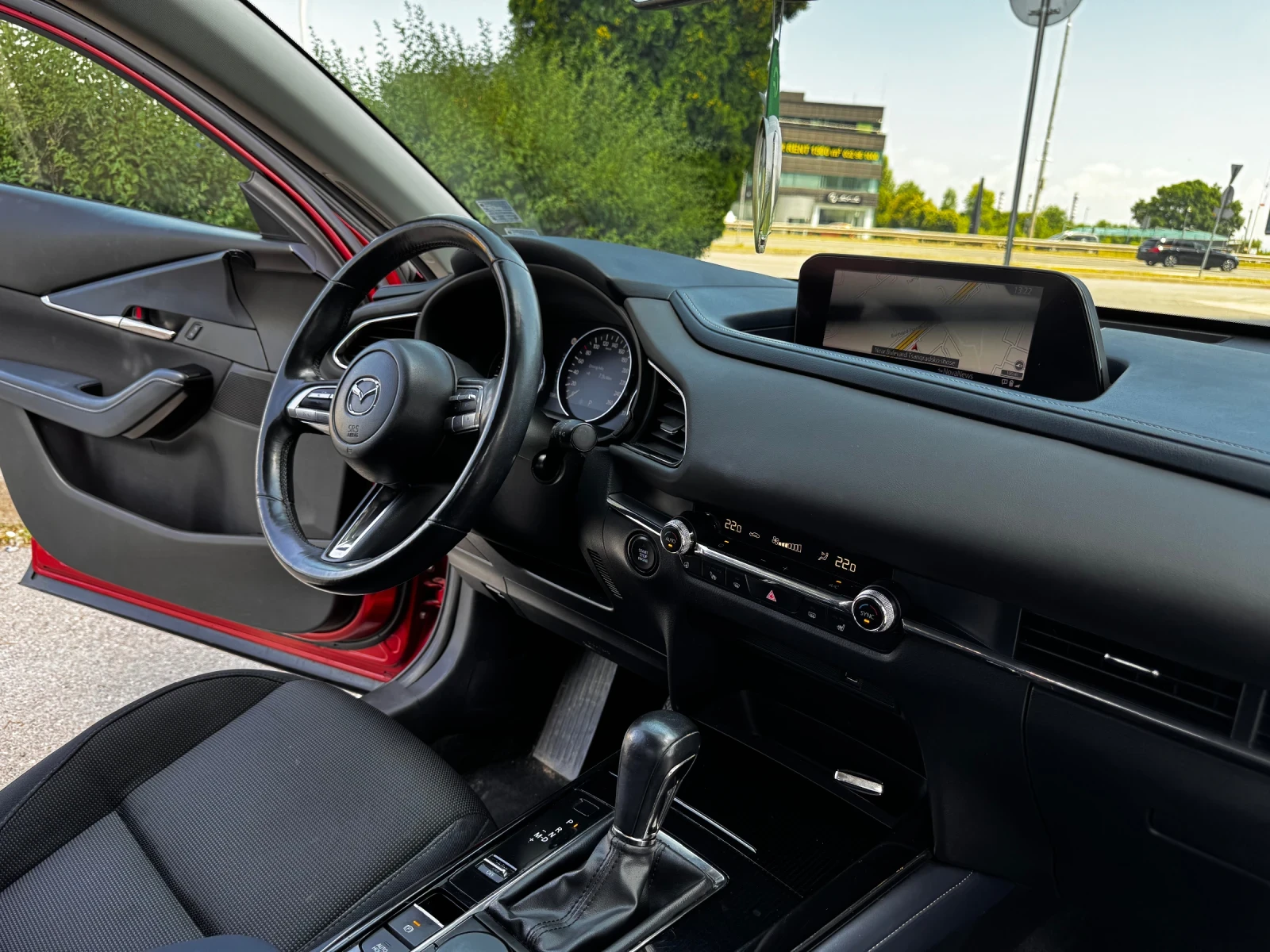 Mazda CX-30, снимка 8 - Автомобили и джипове - 55331532