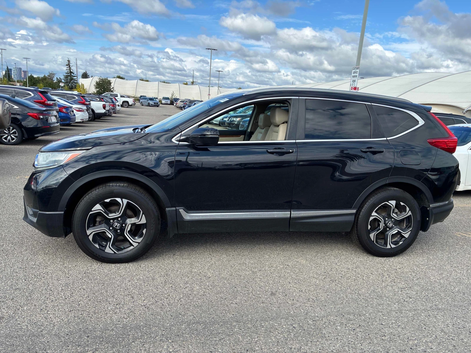 Honda Cr-v * Touring * АВТОКРЕДИТ * ОТ ПРЕДСТАВИТЕЛСТВО, снимка 3 - Автомобили и джипове - 56132929