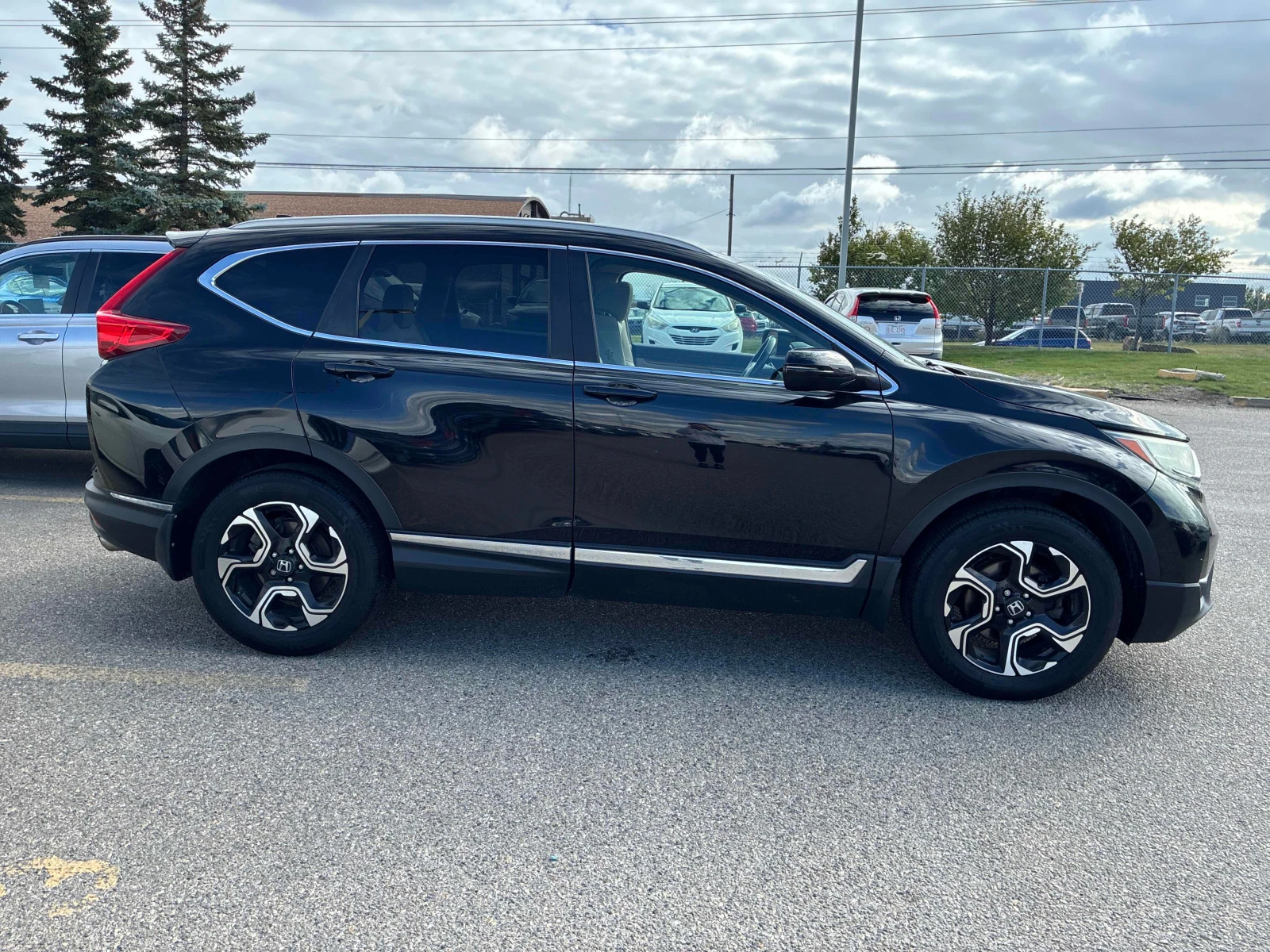 Honda Cr-v * Touring * АВТОКРЕДИТ * ОТ ПРЕДСТАВИТЕЛСТВО, снимка 4 - Автомобили и джипове - 56132929