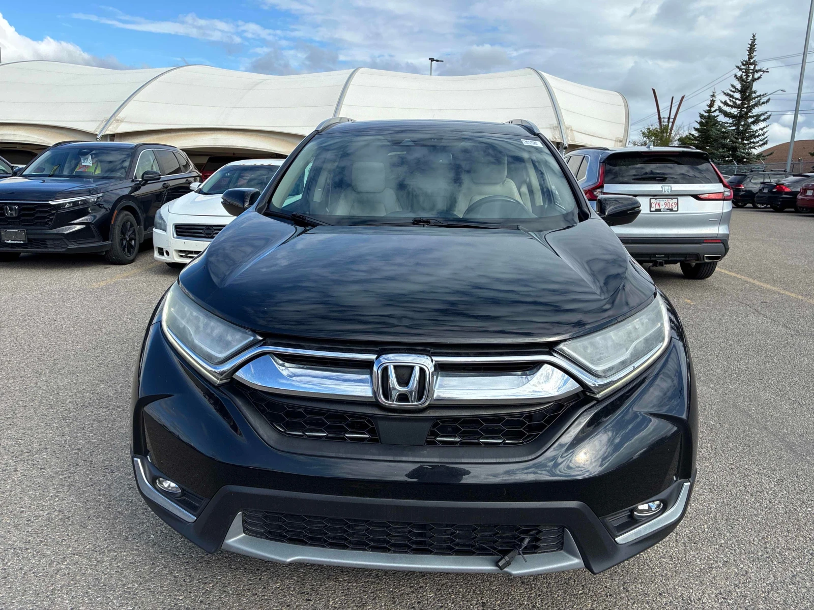 Honda Cr-v * Touring * АВТОКРЕДИТ * ОТ ПРЕДСТАВИТЕЛСТВО, снимка 2 - Автомобили и джипове - 56132929