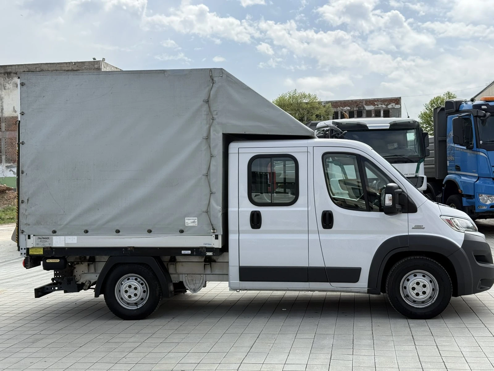 Fiat Ducato 2.3 Tdi - 7 местен, бордови с падащ борд - изображение 4