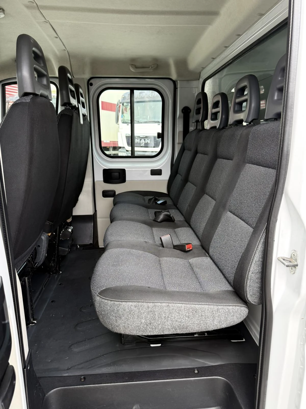 Fiat Ducato 2.3 Tdi - 7 местен, бордови с падащ борд - изображение 10
