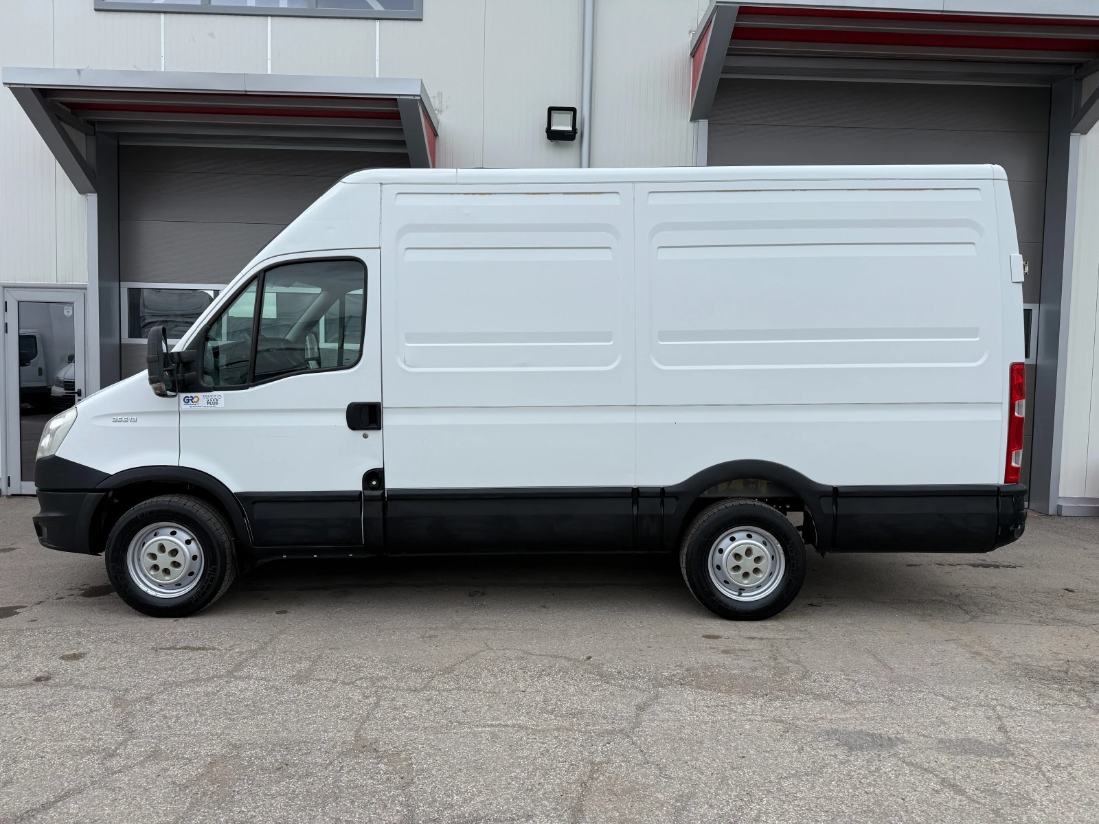 Iveco Daily 2.3 , снимка 2 - Бусове и автобуси - 53944591