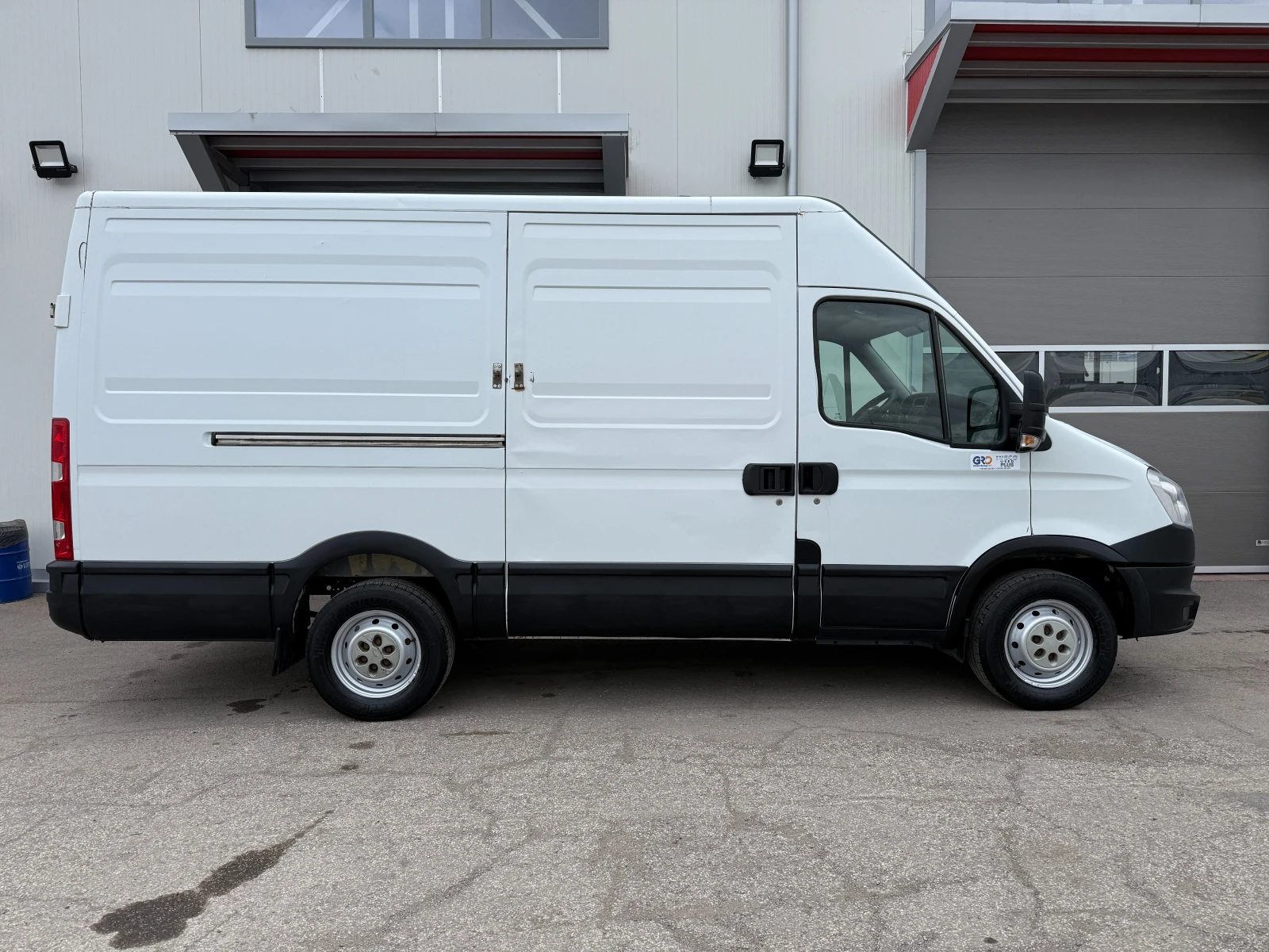 Iveco Daily 2.3 , снимка 8 - Бусове и автобуси - 53944591