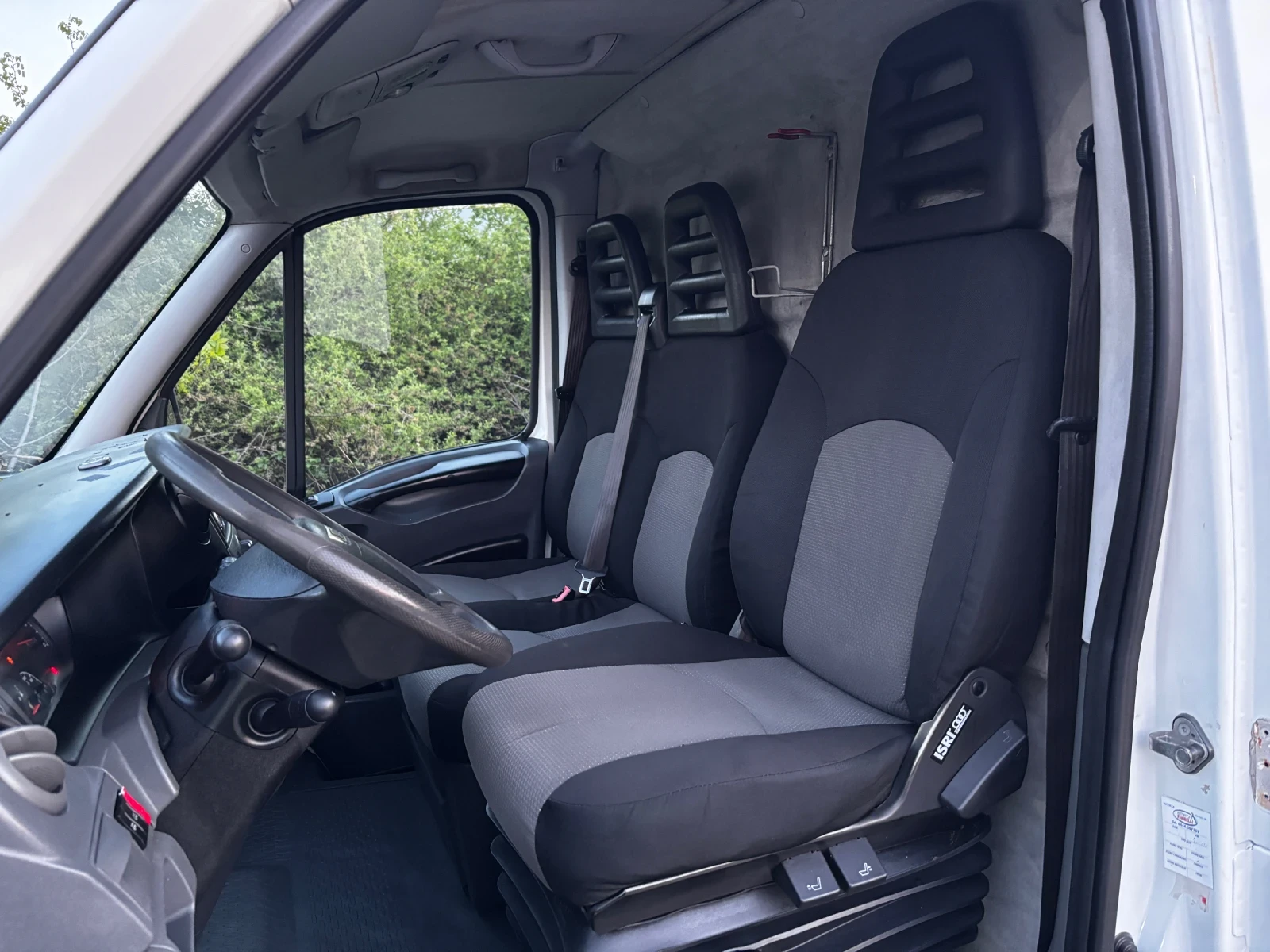 Iveco Daily 3.0d~35s17~КЛИМАТИК!!!, снимка 11 - Бусове и автобуси - 54389973