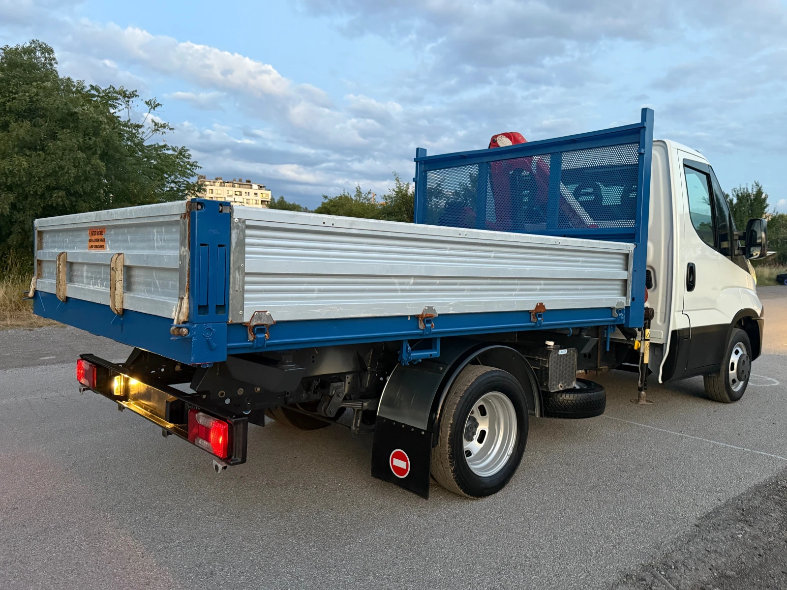 Iveco Daily 3стр самосвал с кран, снимка 12 - Бусове и автобуси - 55418130