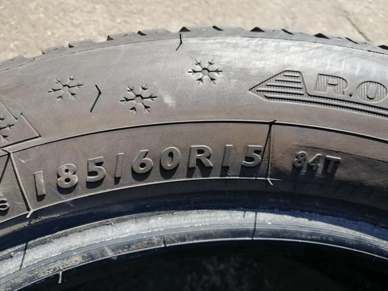 Гуми Зимни 185/60R15, снимка 6 - Гуми и джанти - 34682532