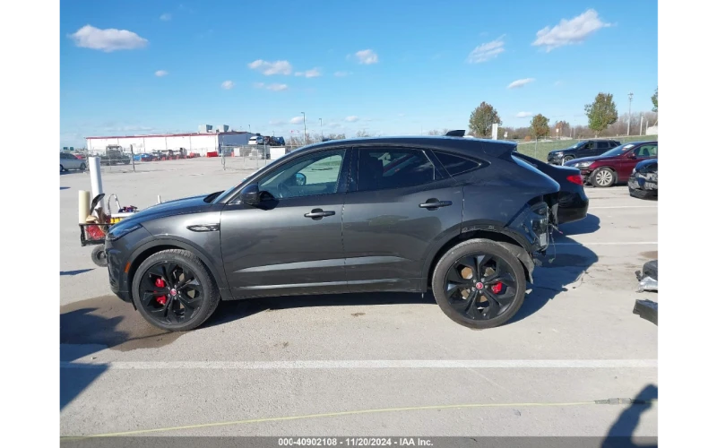 Jaguar E-pace SPORT P300 AWD * LED * Дистроник, снимка 4 - Автомобили и джипове - 48465306