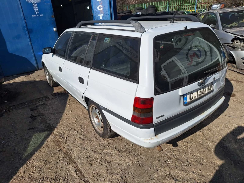 Opel Astra, снимка 5 - Автомобили и джипове - 49089130