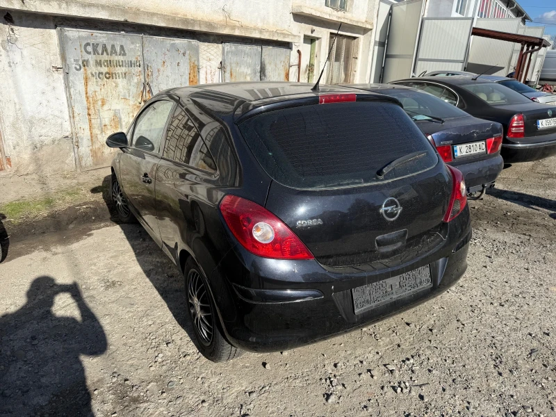 Opel Corsa 1.0i Климатик, снимка 6 - Автомобили и джипове - 49103527