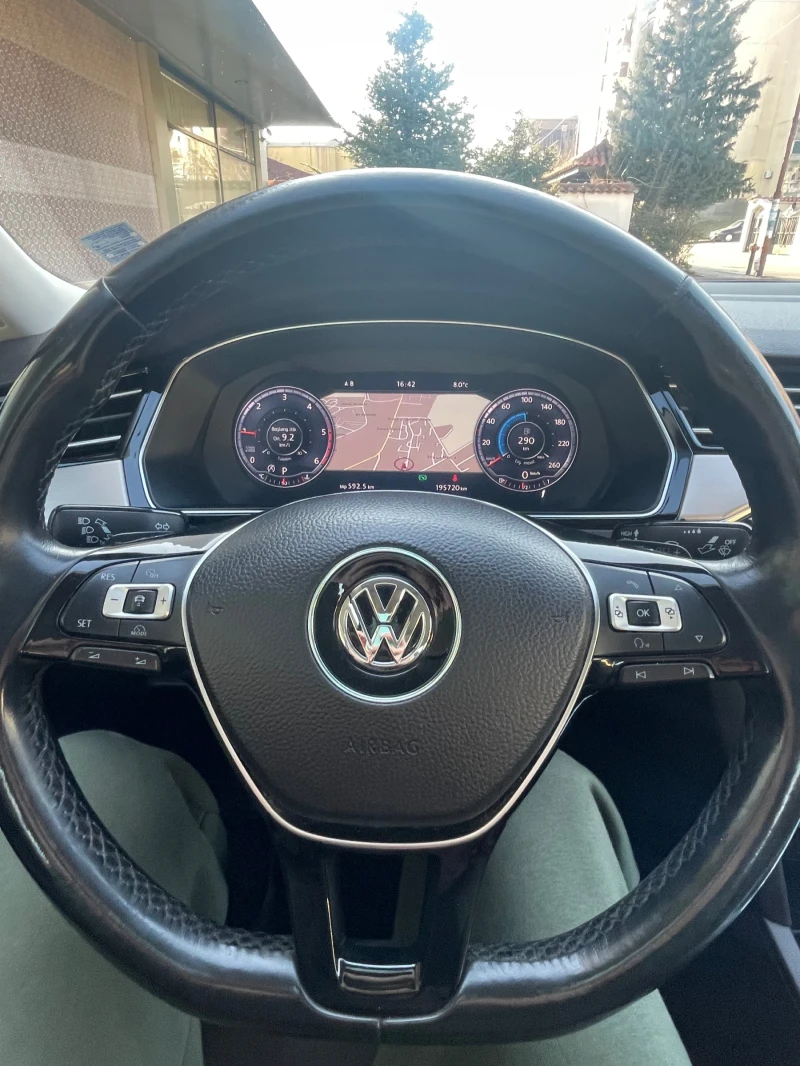 VW Passat Highline* Digital* Camera* Full Led, снимка 14 - Автомобили и джипове - 49362855