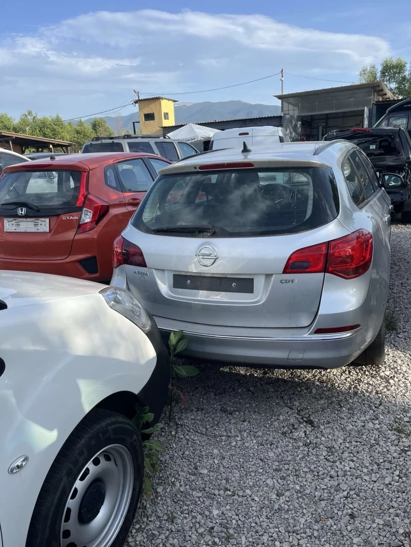 Opel Astra 1.6 CDTI, снимка 3 - Автомобили и джипове - 52702637
