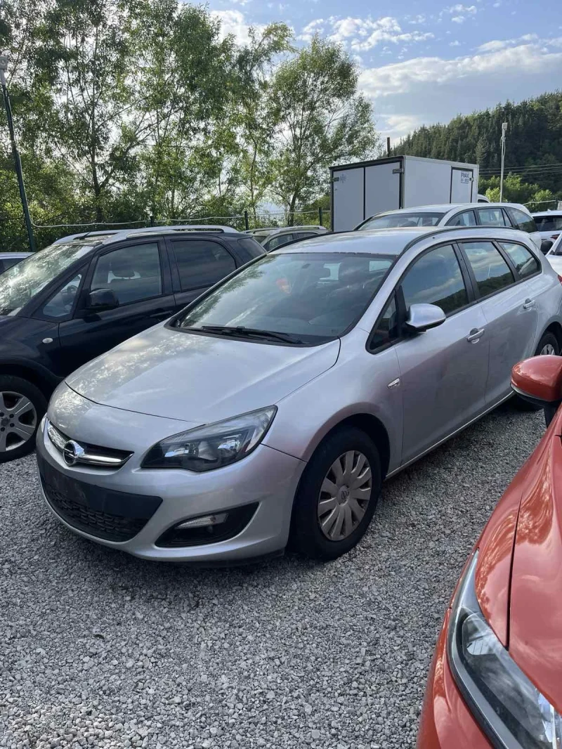 Opel Astra 1.6 CDTI, снимка 2 - Автомобили и джипове - 52702637
