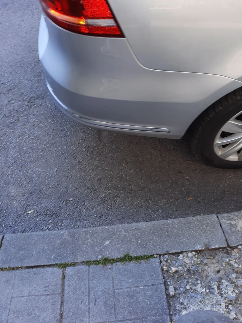 VW Passat 1.6TDI, снимка 8 - Автомобили и джипове - 52484151