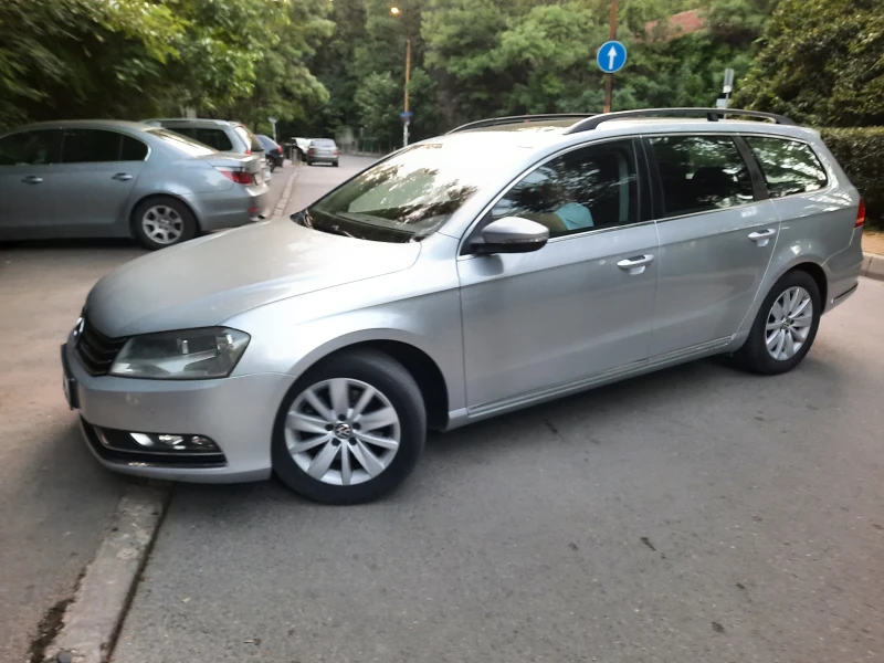 VW Passat 1.6TDI, снимка 2 - Автомобили и джипове - 52484151