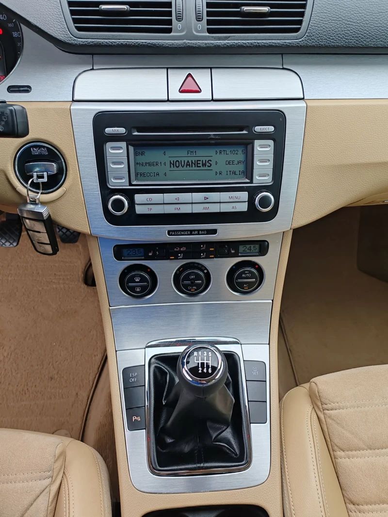 VW Passat 2.0TDI CBAA140kc Highline Top, снимка 11 - Автомобили и джипове - 52011892