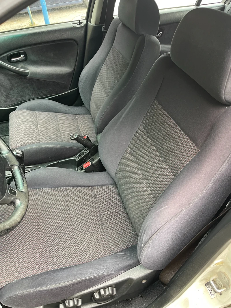 Honda Civic VVTI, снимка 6 - Автомобили и джипове - 52130905