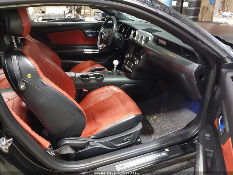 Ford Mustang ECOBOOST / РЪЧКА/ ОБДУХВАНЕ / ПОДГРЕВИ , снимка 9 - Автомобили и джипове - 52583874