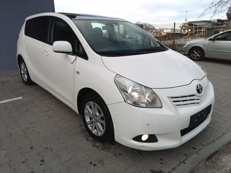 Toyota Verso 2.0D4D-126kc. Панорама, снимка 3 - Автомобили и джипове - 53089288