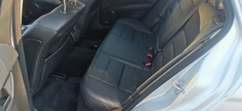 Mercedes-Benz C 320, снимка 10 - Автомобили и джипове - 53253975