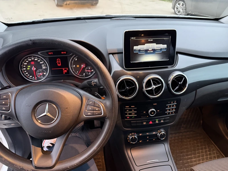 Mercedes-Benz B 220, снимка 10 - Автомобили и джипове - 53262716