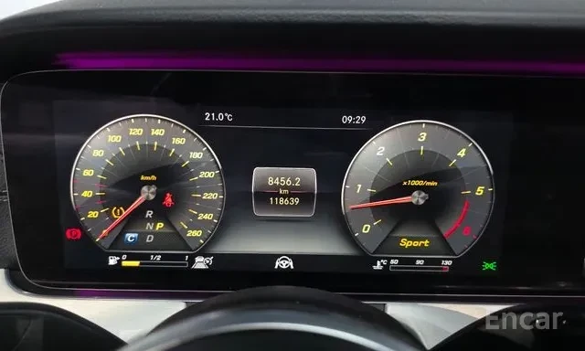 Mercedes-Benz CLS 400 D/AMG/ПОДГРЕВ/ОБДУХВАНЕ/360/ПАНО/ДИСТРОНИК/HUD/, снимка 7 - Автомобили и джипове - 55250882