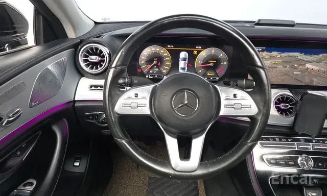 Mercedes-Benz CLS 400 D/AMG/ПОДГРЕВ/ОБДУХВАНЕ/360/ПАНО/ДИСТРОНИК/HUD/, снимка 6 - Автомобили и джипове - 55250882