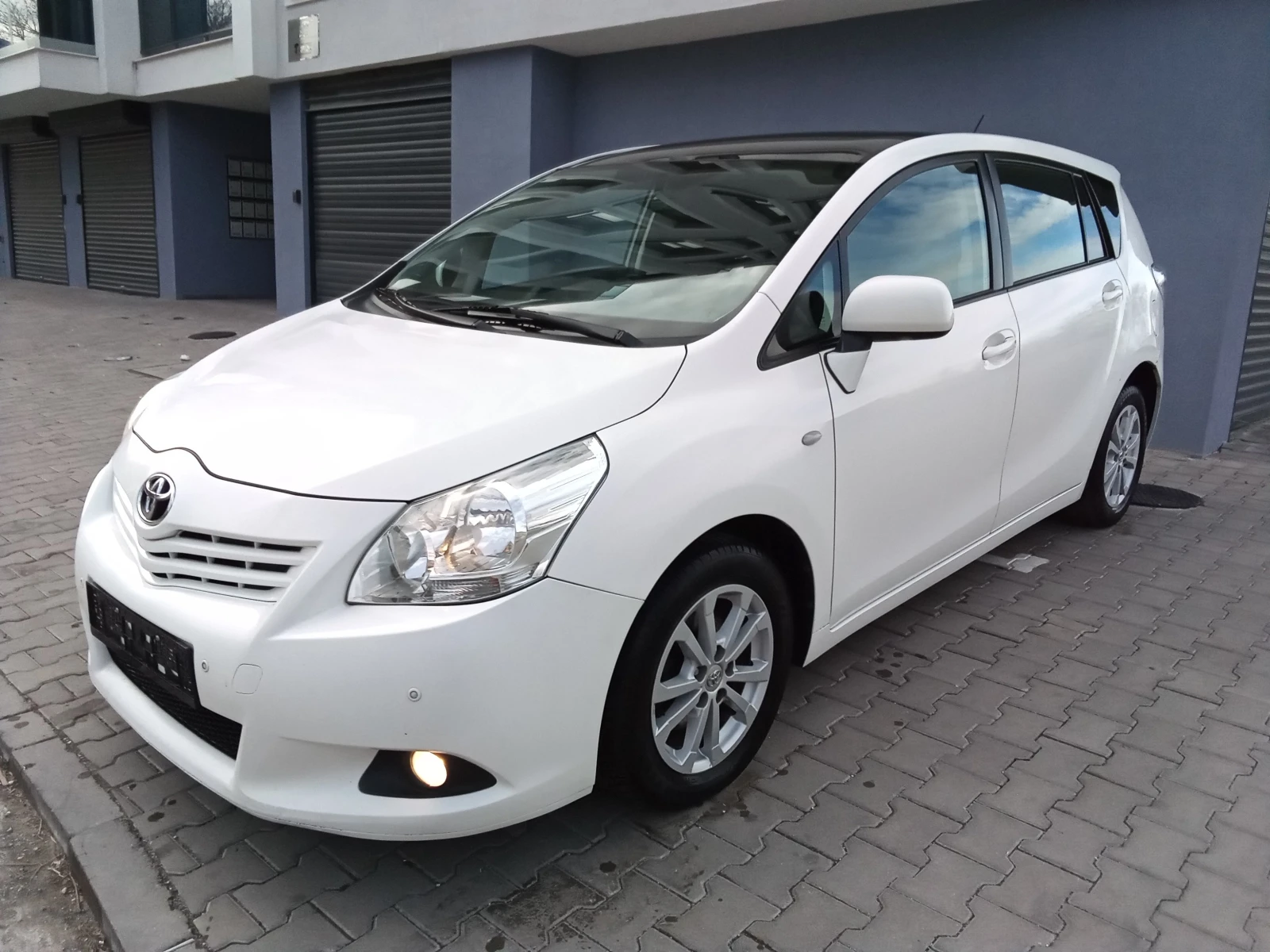 Toyota Verso 2.0D4D-126kc. Панорама, снимка 1