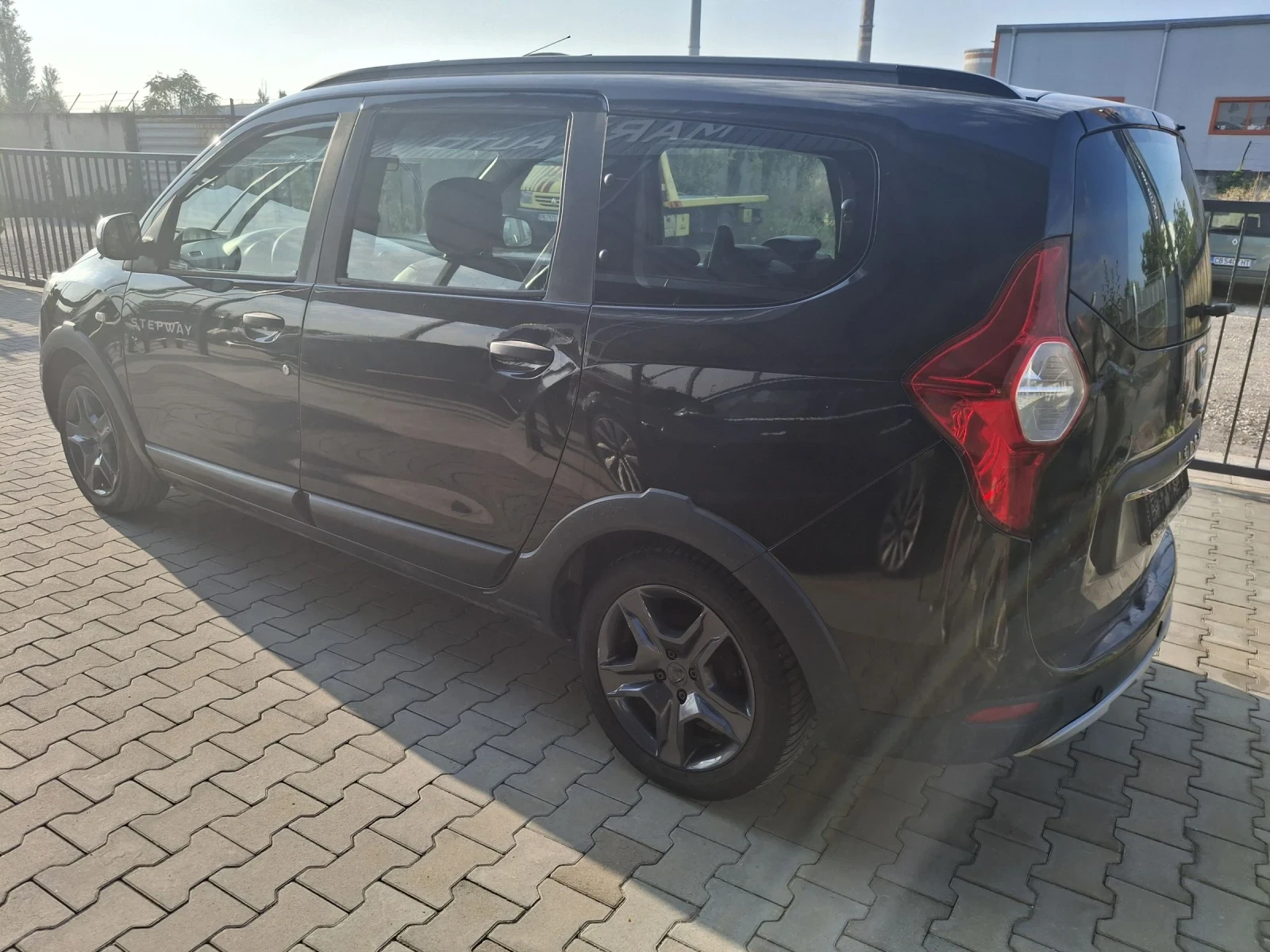 Dacia Lodgy 1.5dci* * Stepway * * 7 mesta euro6 - изображение 5