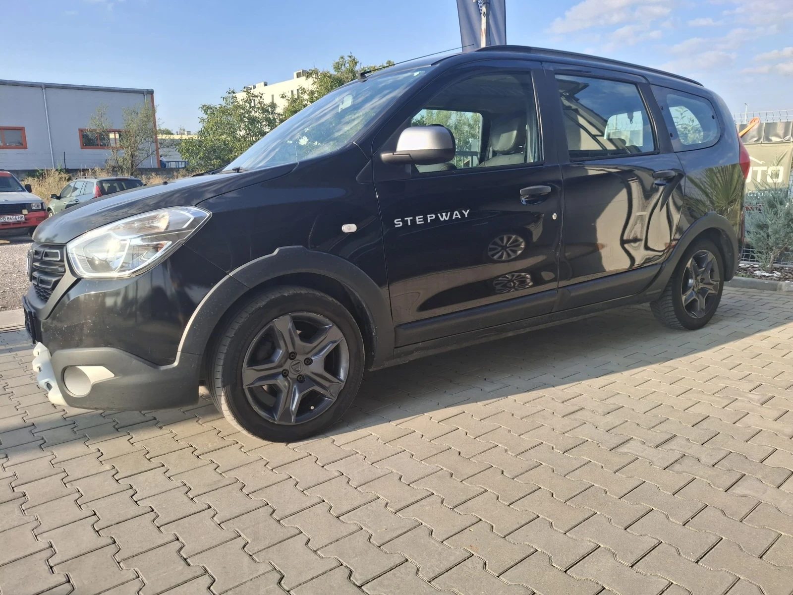 Dacia Lodgy 1.5dci* * Stepway * * 7 mesta euro6 - изображение 3