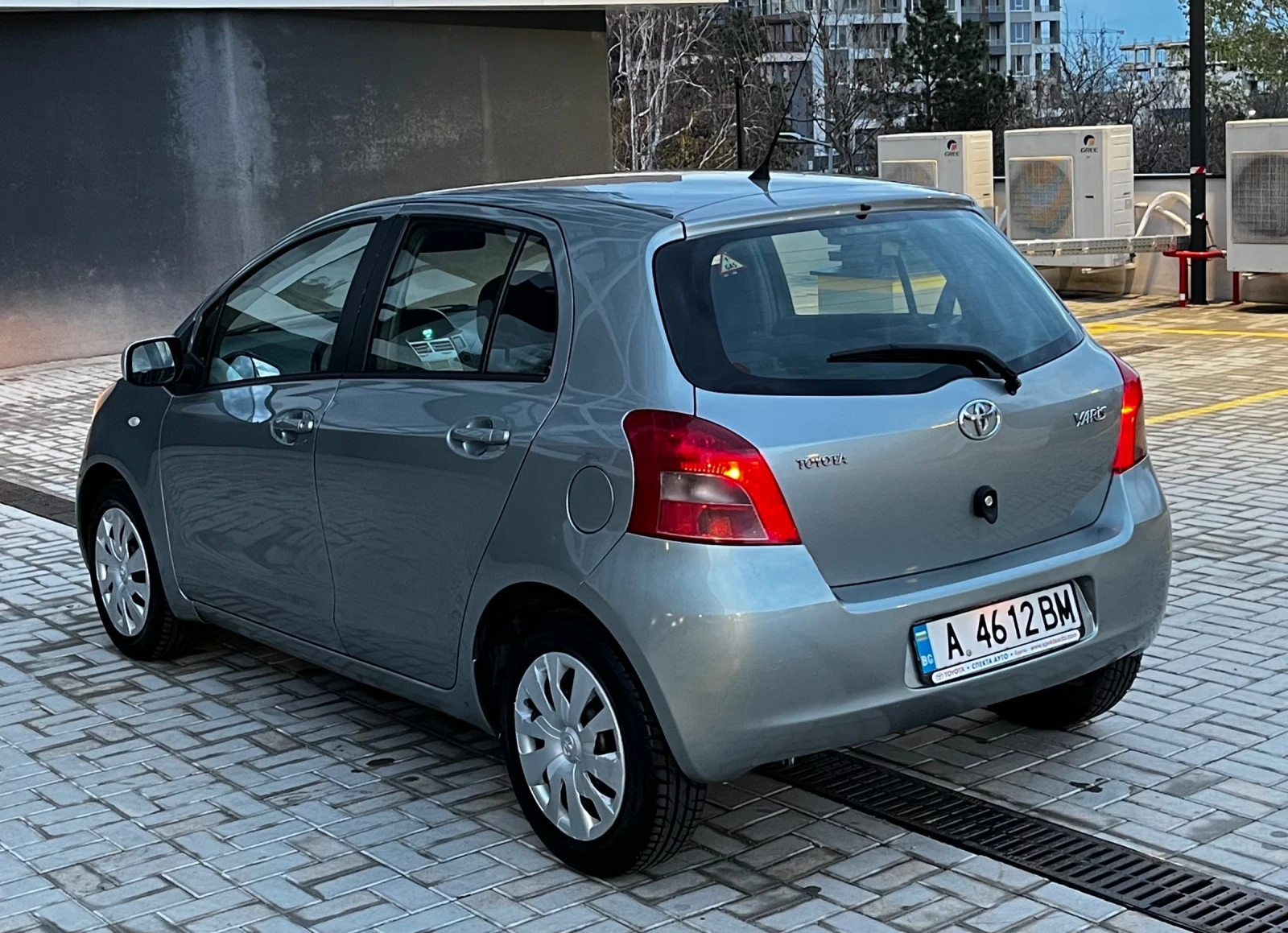 Toyota Yaris 1.3I/90К.С.С/2007/година!!! - изображение 5
