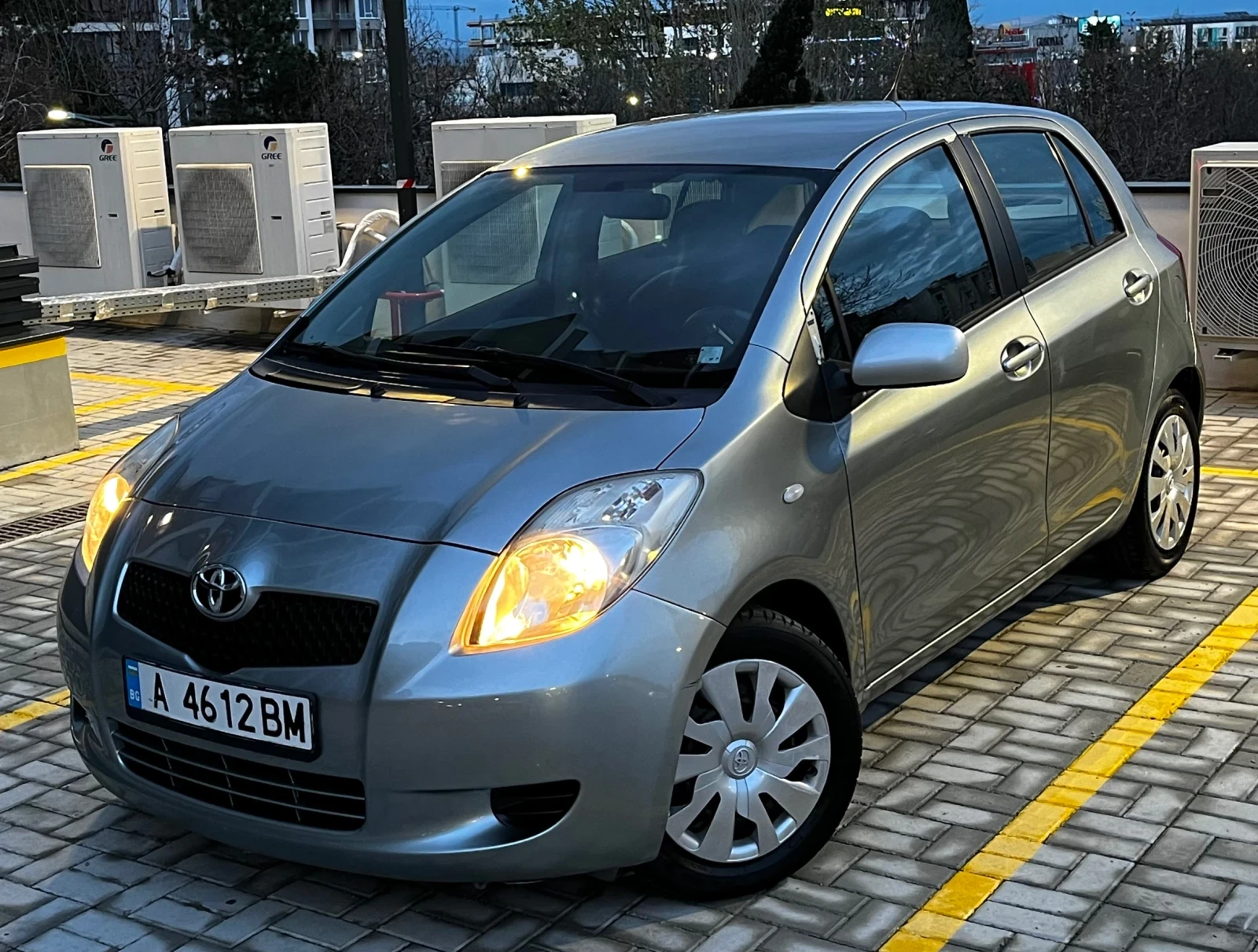 Toyota Yaris 1.3I/90К.С.С/2007/година!!! - изображение 3