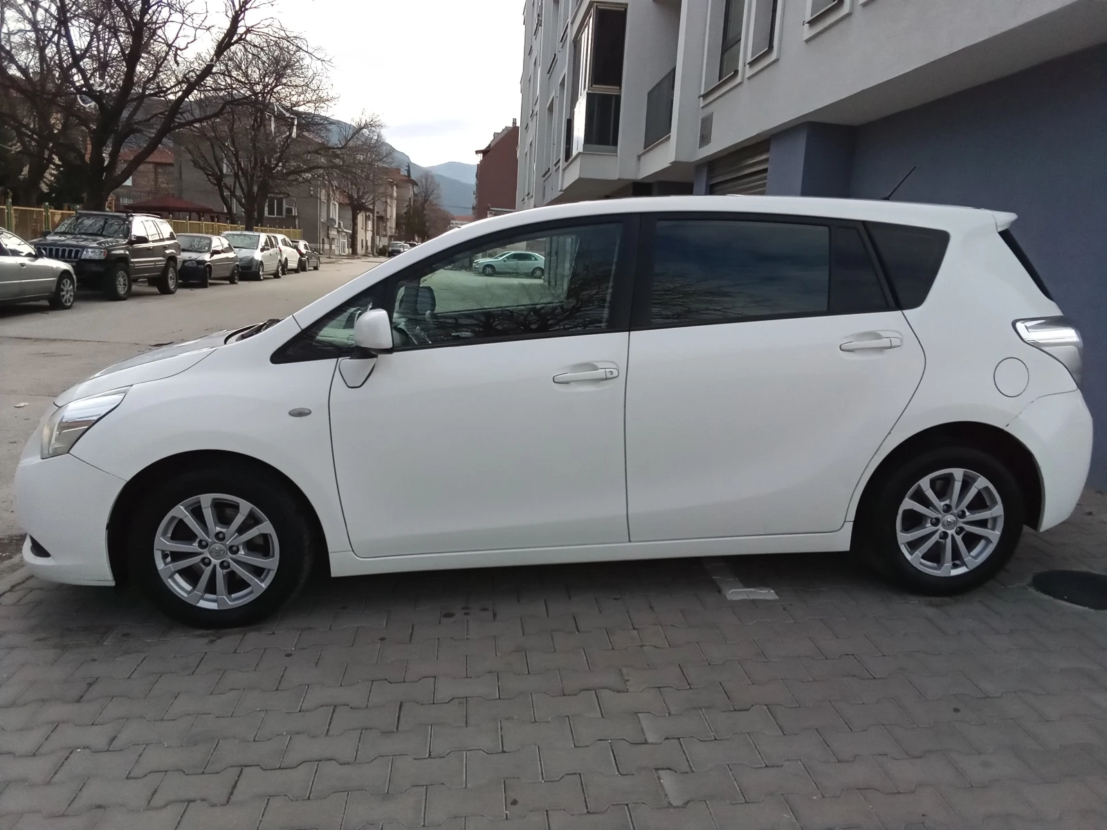 Toyota Verso 2.0D4D-126kc. Панорама - изображение 7