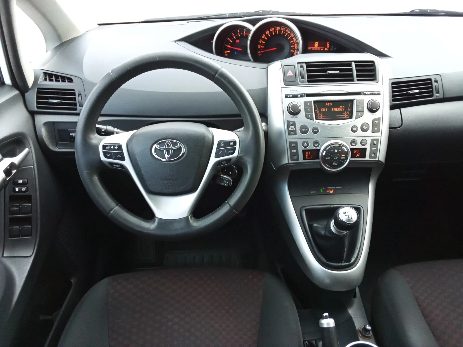 Toyota Verso 2.0D4D-126kc. Панорама - изображение 9