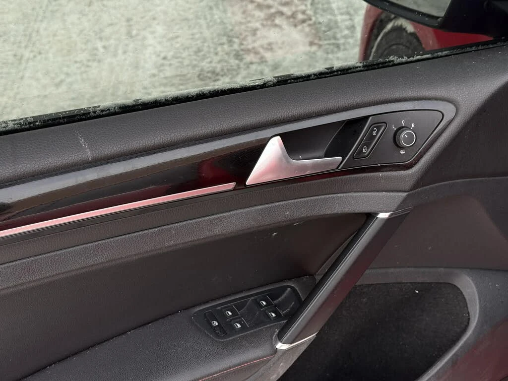 VW Golf 2.0T SE 4-Door FWD* ����������* (���� �� ��)  | Mobile.bg � ����������� 7