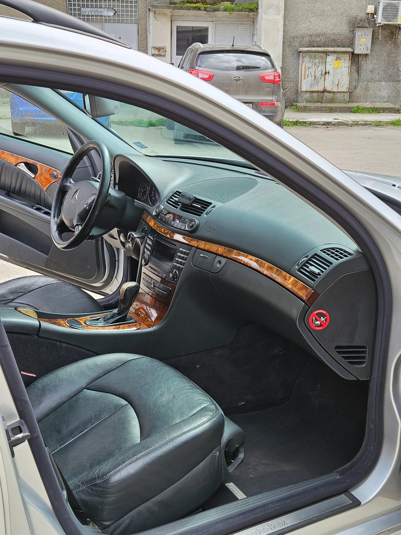 Mercedes-Benz E 320 Cdi, снимка 6 - Автомобили и джипове - 54150326