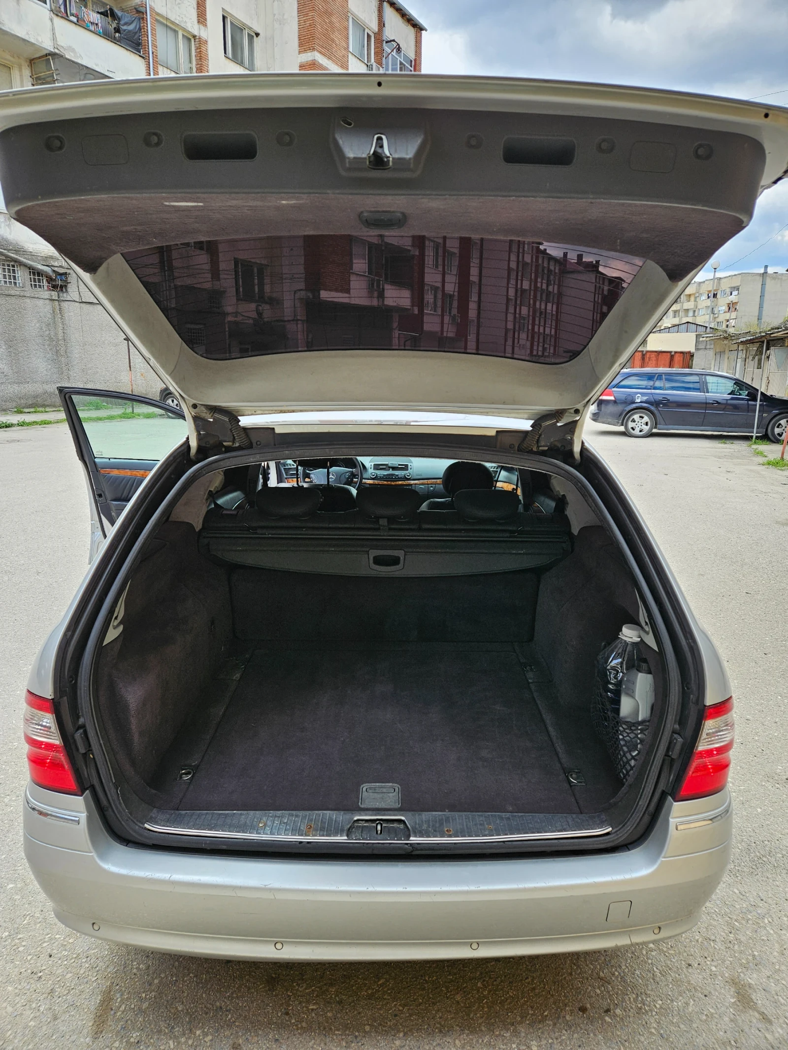 Mercedes-Benz E 320 Cdi, снимка 9 - Автомобили и джипове - 54150326