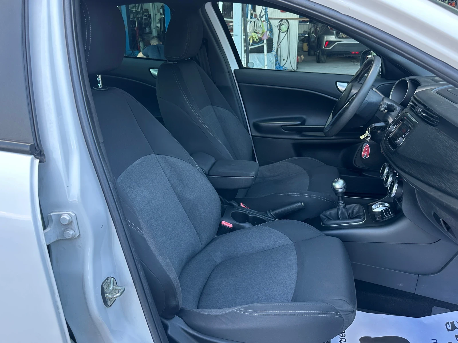 Alfa Romeo Giulietta 1.6JTDM-120к.с-SPORT-LED-TEMPOMAT, снимка 16 - Автомобили и джипове - 54626485