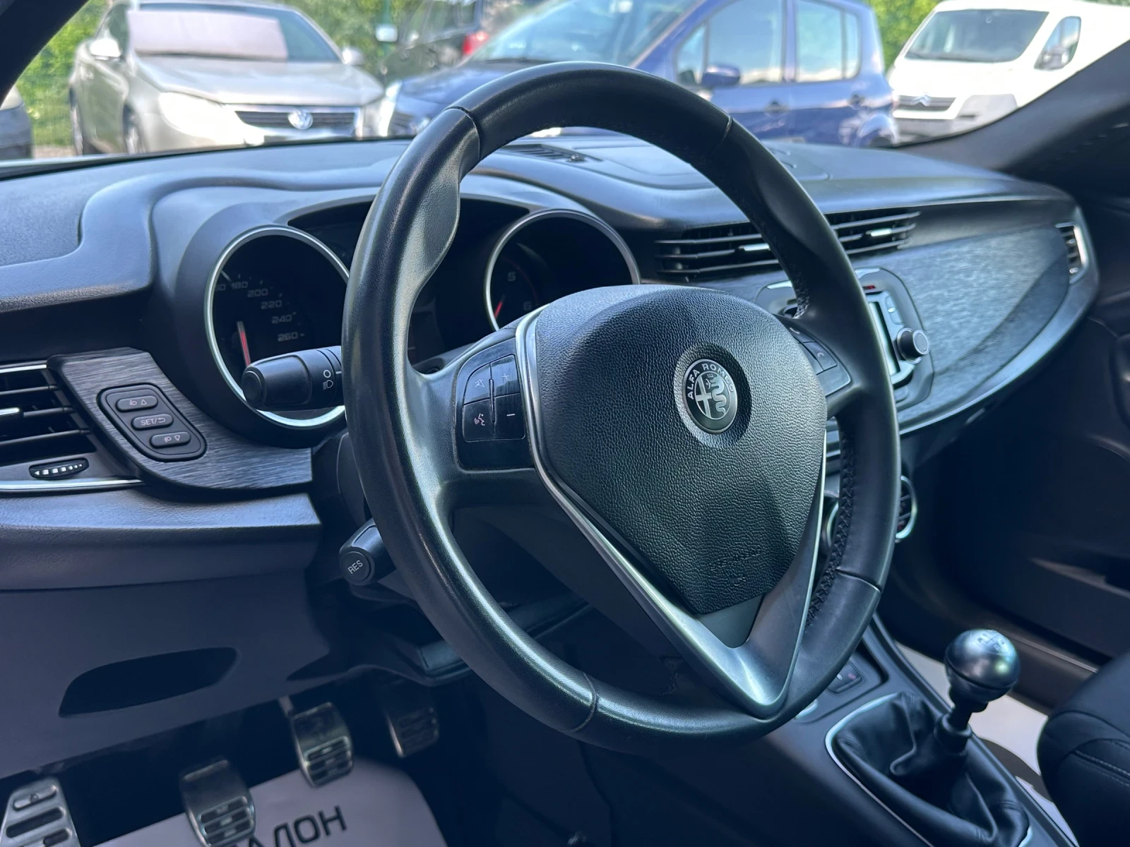 Alfa Romeo Giulietta 1.6JTDM-120к.с-SPORT-LED-TEMPOMAT, снимка 10 - Автомобили и джипове - 54626485