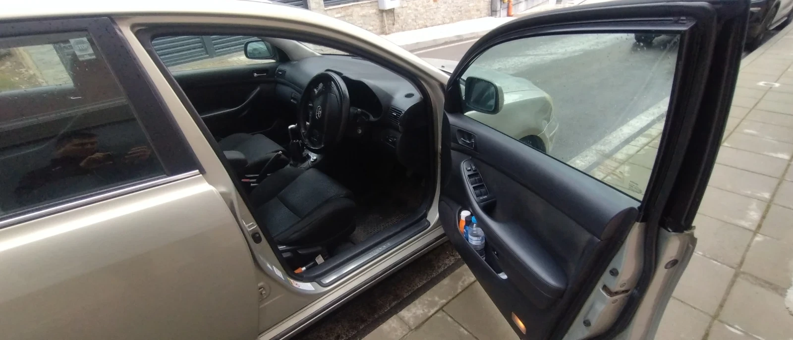 Toyota Avensis 2.0 D4-D, T3-X, 116 коня, снимка 14 - Автомобили и джипове - 54651317