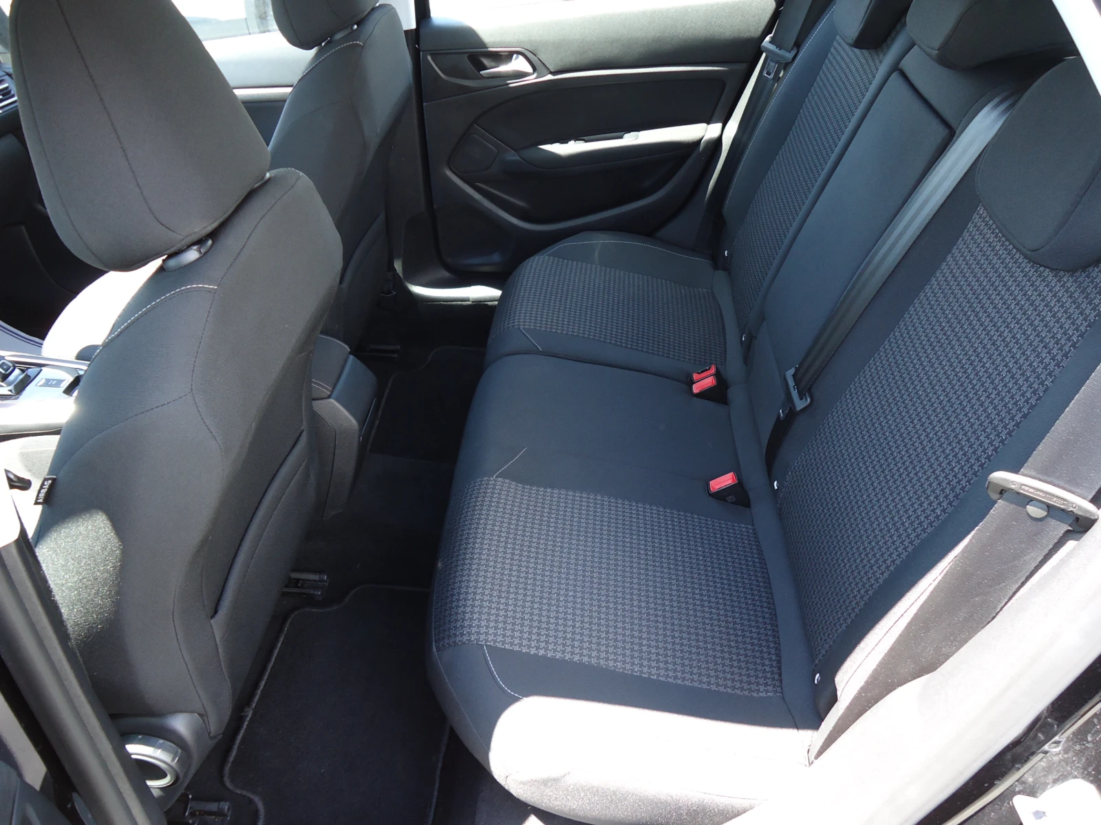 Peugeot 308 1.5 BlueHDI АВТОМАТИК, снимка 9 - Автомобили и джипове - 54833579