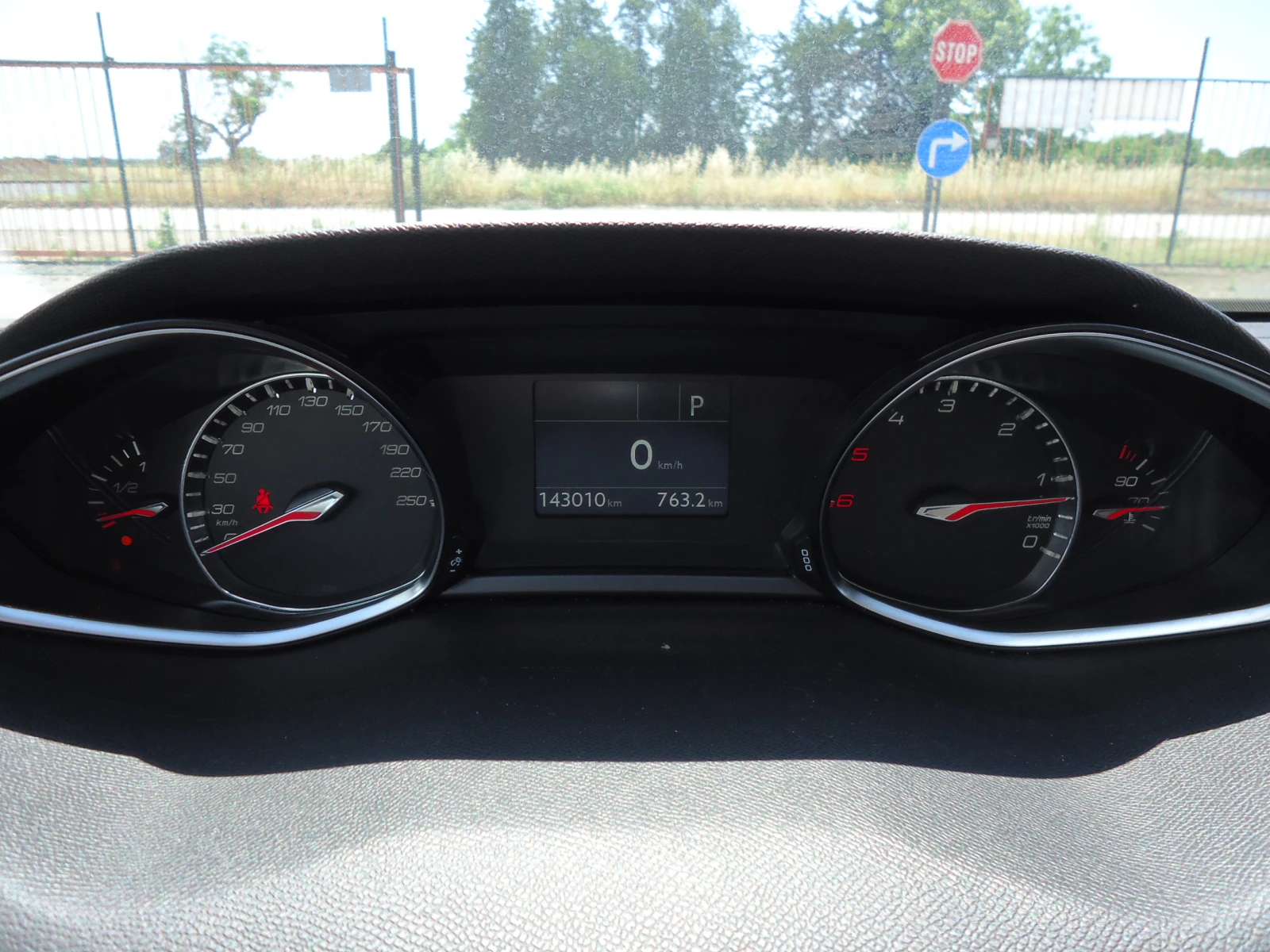 Peugeot 308 1.5 BlueHDI АВТОМАТИК, снимка 15 - Автомобили и джипове - 54833579