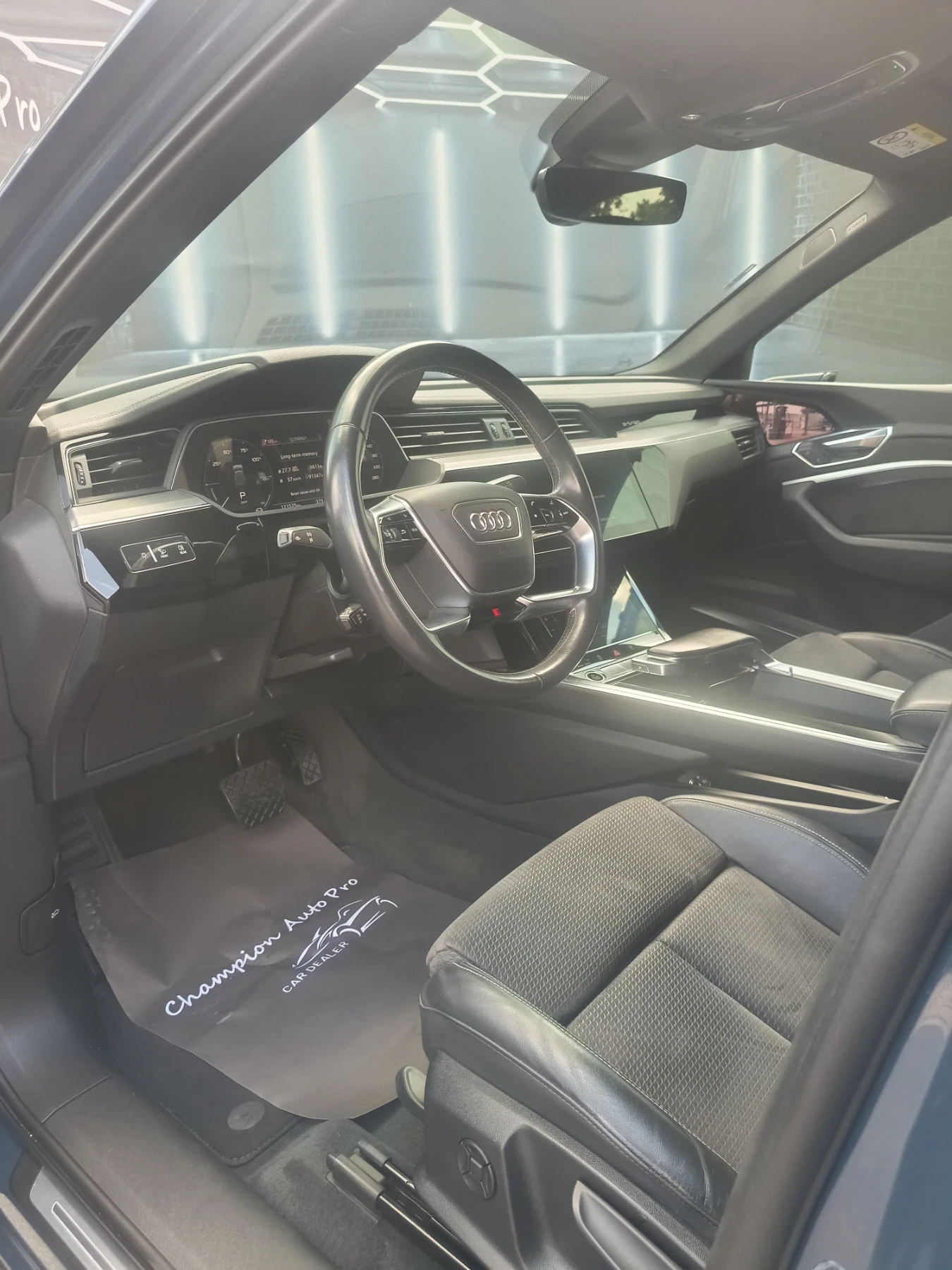 Audi E-Tron 55/Sportback/S-Line/Pano/Hud/360* /B&O, снимка 10 - Автомобили и джипове - 55296015