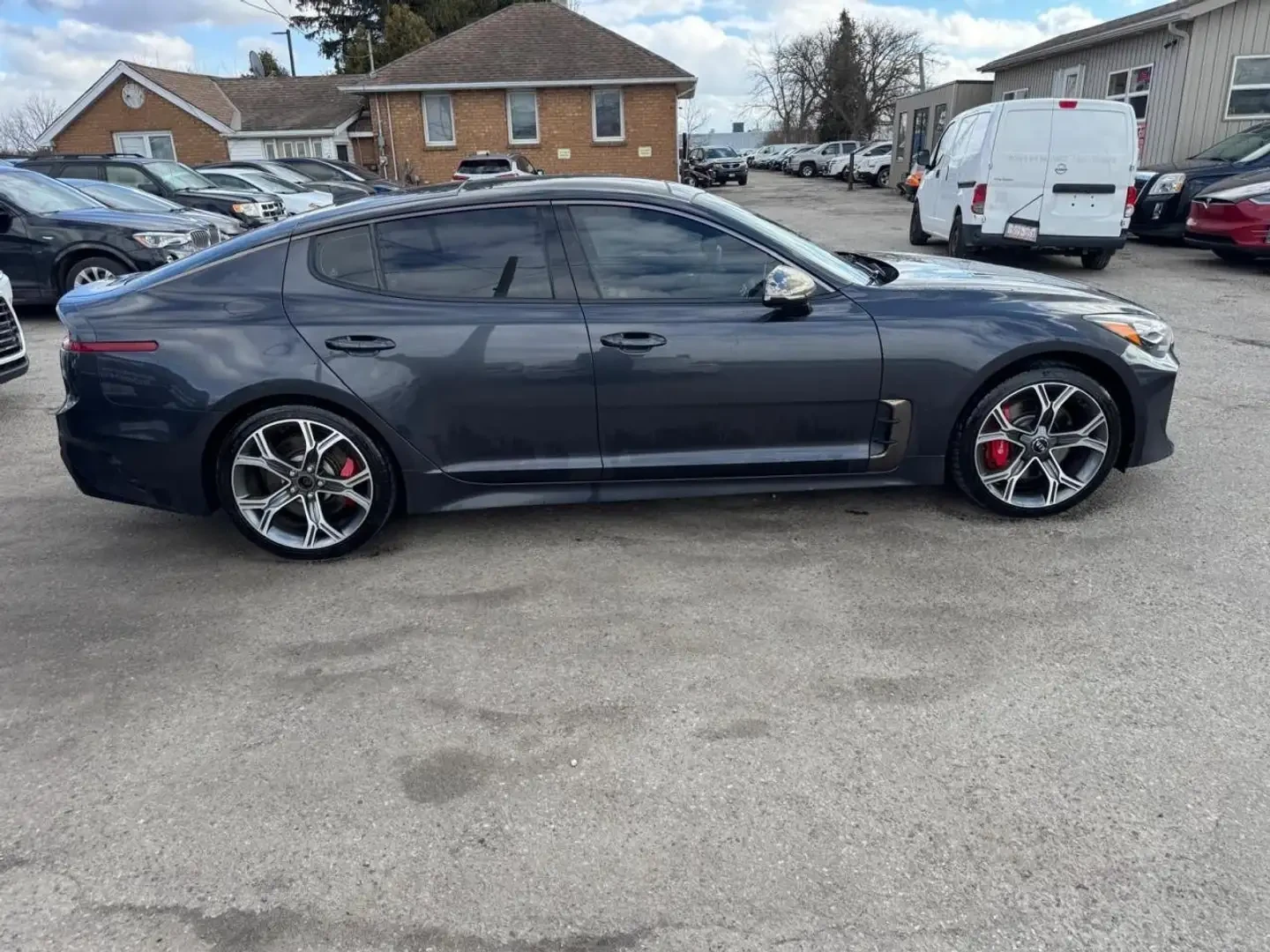 Kia Stinger GT LIMITED| HUD| ЧЕРВЕН САЛОН| PANO| , снимка 8 - Автомобили и джипове - 55340241